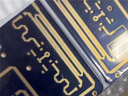 PCB híbrido de 4 capas sobre 10 mil RT duroide 5880 y material de alta TG -FR4