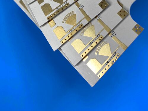 2 capas de PCB CER-10 en un sustrato de 25 milímetros con serigrafía negra