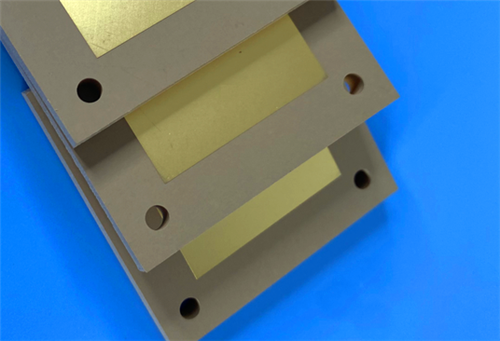 PCB TP440 de doble cara en un sustrato de 0,5 mm con oro de inmersión